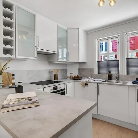 Modern In Center - 5 Bedrooms - 1 Minute To Bryggen Μπέργκεν