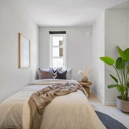 Modern In Center - 5 Bedrooms - 1 Minute To Bryggen Διαμέρισμα