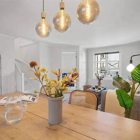 Modern In Center - 5 Bedrooms - 1 Minute To Bryggen Διαμέρισμα Μπέργκεν